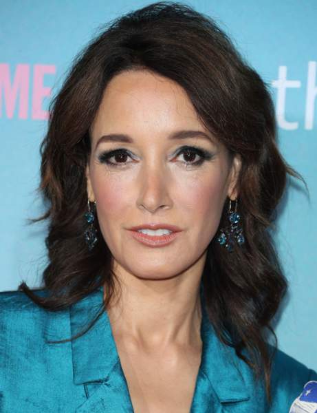 Jennifer Beals' long tapered square